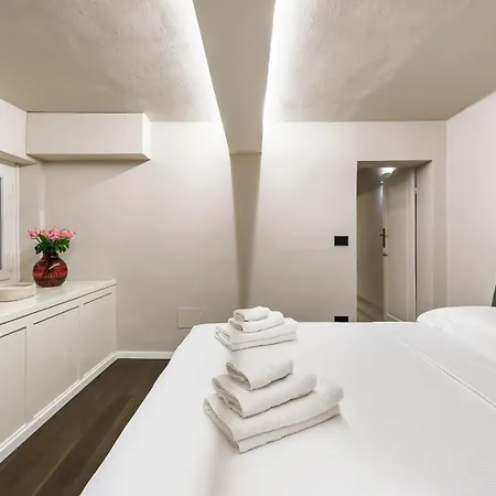 Gabrielle By San Collection Apartamento